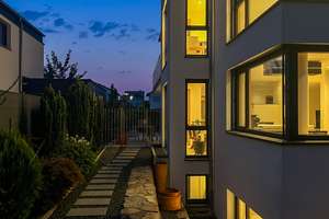 Stilvolle Eleganz in privilegierter Lage – Die vollständige Adresse der Immobilie erhältst du vom Anbieter., 89231 Neu-Ulm – Vorschaubild 2