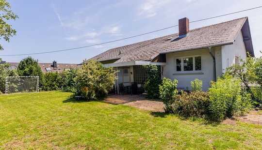 Bild von Jung & Kern Immobilien - Großzügiges Einfamilienhaus mit Einliegerwohnung auf traumhaftem Grundstück