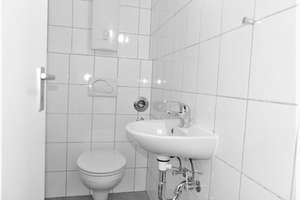Gut vermietete 3 ZIMMER WOHNUNG  in guter Lage von Krefeld – Geldernsche Straße 217, 47803 Inrath/Kliedbruch, Krefeld – Vorschaubild 4