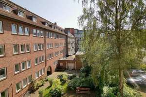 Helles 2-Zimmer-Apartment mit Ausblick ins Grüne, separate Küche + Einbauküche, Tageslichtbad – Muhliusstraße 85, 24103 Exerzierplatz, Kiel – Vorschaubild 3