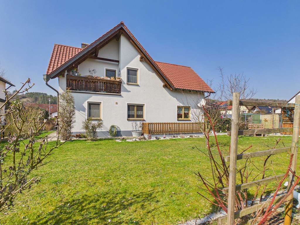 Immobilie in Kallmünz - Charmante Doppelhaushälfte mit 5 Zimmern in Kallmünz - Bild 0