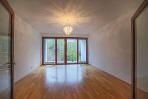 Stadtleben trifft Ruhe – 3 Zimmer mit Loggia und Balkon