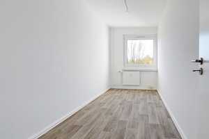 Platz für die Familie: 4-Zimmer-Wohnung mit Ausblick in´s Erzgebirge! + 1.000 EUR Möbelgutschein*! – Albert-Köhler-Straße 85, 9122 Chemnitz – Vorschaubild 5