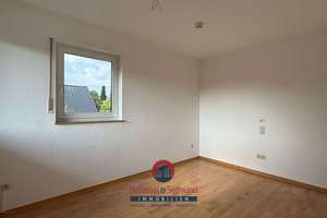 KR-HÜLS - FRISCH RENOVIERTE SENIORENGERECHTE WOHNUNG MIT BALKON - AUFZUG - KELLERRAUM – Am Porthspick 18, 47839 Hüls, Krefeld – Vorschaubild 15