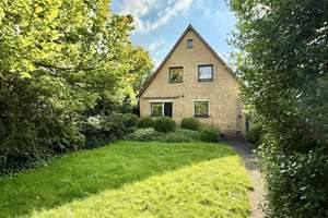 Einfamilienhaus mit massivem Gartenhaus in guter Lage in NMS-Alte Gartenstadt – Die vollständige Adresse der Immobilie erhältst du vom Anbieter., 24537 Gartenstadt, Neumünster – Vorschaubild 2