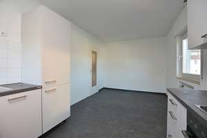 Sonnige 4-Zimmer Wohnung mit Süd-West-Balkon und schönem Blick in Stuttgart Uhlbach – Die vollständige Adresse der Immobilie erhältst du vom Anbieter., 70329 Uhlbach, Stuttgart – Vorschaubild 18