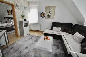 Gemütliche helle 4-Zimmer-Maisonette mit Blick zur Grabkapelle in S-Wangen