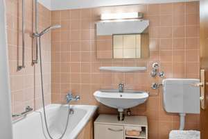 ROGERS: Helle Wohnung mit Balkon mit idealem Grundriss – 82110 Germering – Vorschaubild 8