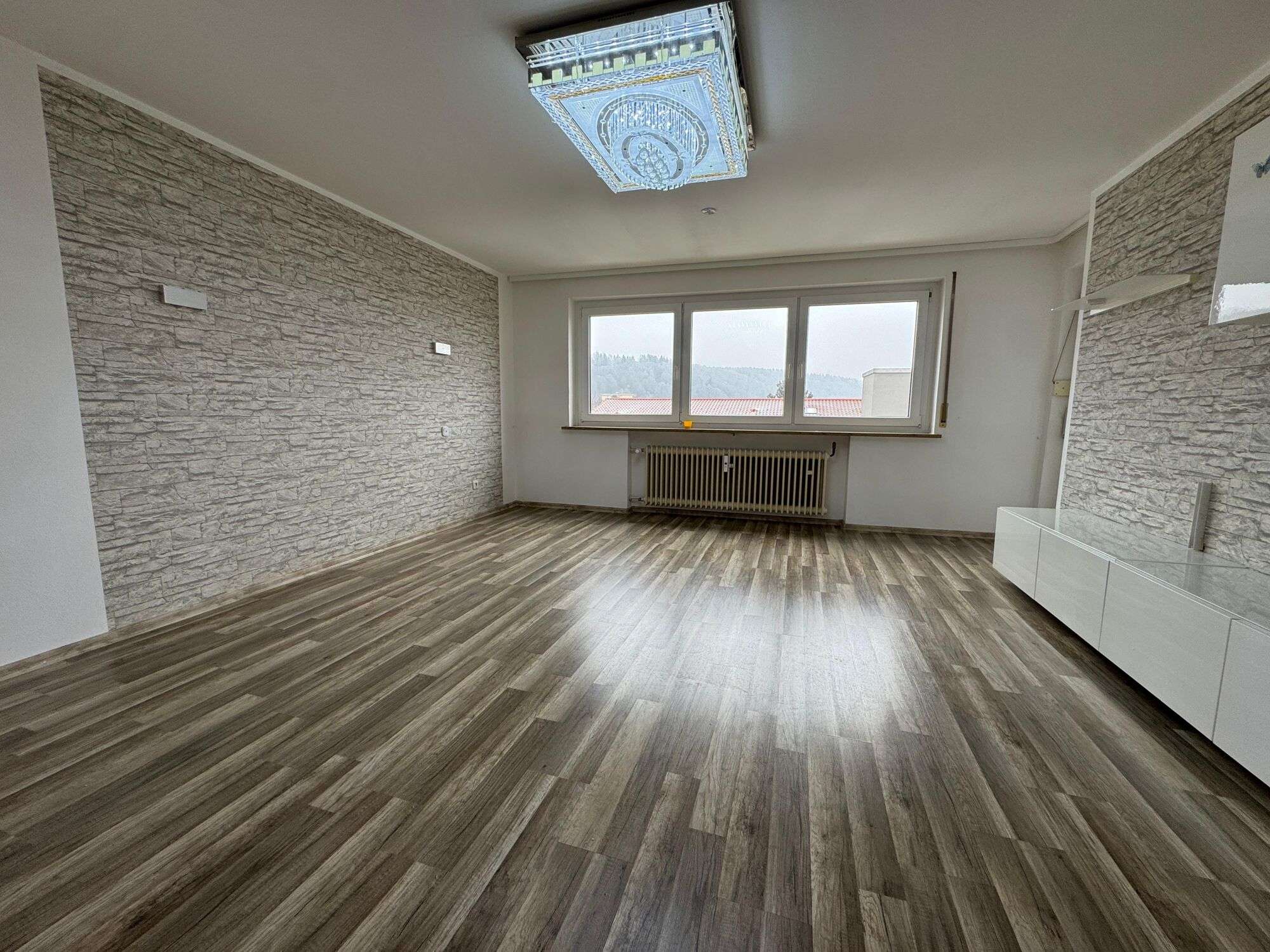 Immobilie in Trostberg - ***Attraktive Kapitalanlage: Vermietete 3-Zimmer-Wohnung mit Garage und Wintergarten*** - Bild 4