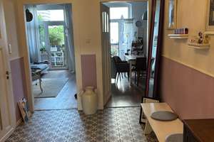 Charmante Altbauwohnung in Golzheim – 3 Zimmer, Südost-Balkon, teilmöbliert – Uerdinger Str. 79, 40474 Golzheim, Düsseldorf – Vorschaubild 2