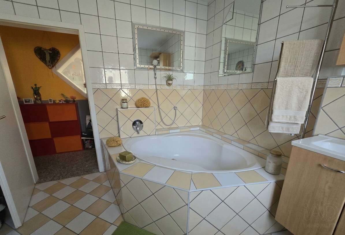 Immobilie in Itzgrund - „Leben am Rand der Natur – stilvolles Einfamilienhaus in idyllischer Ortsrandlage“ - Bild 11