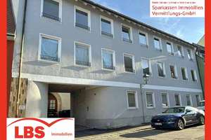 "KAPITALANLEGER AUFGEPASST" Attraktiv vermietetes Mehrfamilienhaus in der Innenstadt von Amberg – Die vollständige Adresse der Immobilie erhältst du vom Anbieter., 92224 Kernstadt, Amberg – Vorschaubild 1