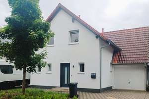 Gepflegtes freisth. EFH mit Garage u. Carport – Die vollständige Adresse der Immobilie erhältst du vom Anbieter., 93133 Burglengenfeld – Vorschaubild 1