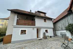 Sehr gepflegtes Haus mit kleinem Garten und schönem Innenhof – ideal geeignet für eine Familie – Tirschenreuth (Kreis) – Vorschaubild 1