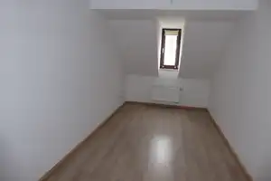 Weitblick garaniert! - Großer Südbalkon an einer schönen 3-Raum im DG auf dem Sonnenberg – Sonnenstr. 78, 9130 Chemnitz – Vorschaubild 11