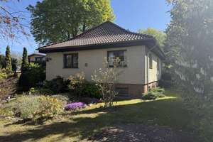 Familienfreundliches Einfamilienhaus mit Terrasse, Garten und zusätzlicher Bebauungsmöglichkeit