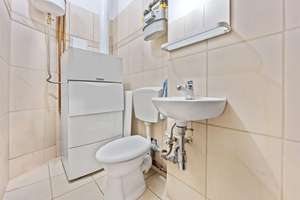 Kastanienallee 32 - Komplette 4. Etage - 217 qm - Wohnzimmer 50 qm - von privat! – Die vollständige Adresse der Immobilie erhältst du vom Anbieter., 10435 Prenzlauer Berg, Berlin – Vorschaubild 32