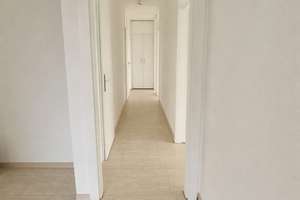 Besondere Gelegenheit für Kapitalanleger und Eigennutzer 4-Zimmer-Wohnung mit Weitblick  – Die vollständige Adresse der Immobilie erhältst du vom Anbieter., 47829 Uerdingen, Krefeld – Vorschaubild 3