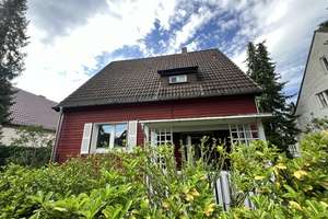    Ein Stück Bullerbü in Berlin  Einfamilienhaus auf großzügigem Grundstück in Berlin-Zehlendorf – 14165 Zehlendorf, Berlin – Vorschaubild 2