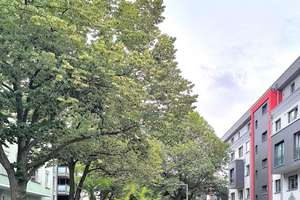 + EDLE TERASSENWOHNUNG + ZWEI PRIVATGÄRTEN + SÜDWEST-LAGE + GEHOBENE INNENAUSSTATTUNG + TIEFGARAGE + – Sandinostraße 3, 13055 Alt-Hohenschönhausen, Berlin – Vorschaubild 3