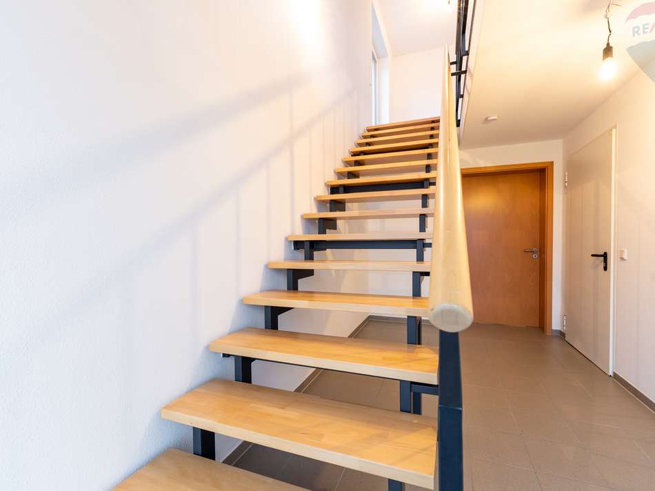 Treppe UG