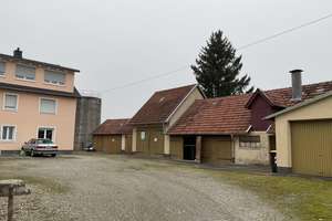 3 Familienhaus und stark renovierungsbedürftiges Einfamilienhaus – Die vollständige Adresse der Immobilie erhältst du vom Anbieter., 86856 Hiltenfingen – Vorschaubild 3