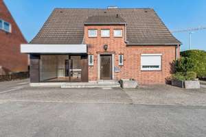 Wohnhaus mit angedockter Produktionshalle über 2 Ebenen und großer Garage in Neumünster – Die vollständige Adresse der Immobilie erhältst du vom Anbieter., 24539 Stadtmitte, Neumünster – Vorschaubild 1