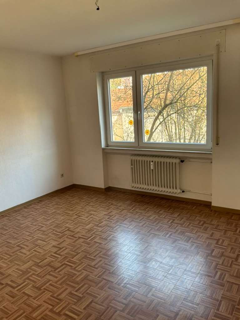 Immobilie in Bodenheim - Lichtdurchflutete 2-ZKB-Wohnung mit Sonnenbalkon u. PKW-Stellplatz in Bodenheim/ Sofortbezug möglich - Bild 3