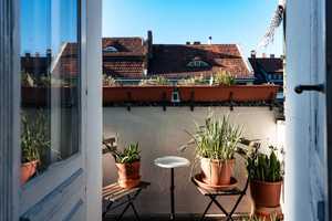 Helle und schön renovierte Wohnung mit großem Balkon, am Rand des Schillerkiezes. – Berlin – Vorschaubild 3