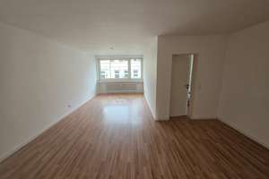 Mitten im Trendviertel Flingern-Nord - Bezugsfreie 2 ZKDB mit Loggia und TG-Platz – Hoffeldstraße 45a, 40235 Flingern Nord, Düsseldorf – Vorschaubild 2