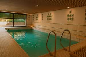 Großzügige Villa im Dornröschenschlaf: Wohnen, Arbeiten und Wellness-Oase unter einem Dach!!! – Die vollständige Adresse der Immobilie erhältst du vom Anbieter., 53639 Königswinter – Vorschaubild 17