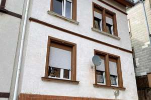 Dreifamilienhaus mit solider Rendite in zentraler Lage von Pirmasens – Die vollständige Adresse der Immobilie erhältst du vom Anbieter., 66953 Pirmasens, Pirmasens – Vorschaubild 1