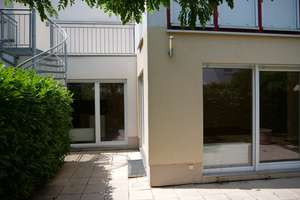 Komfortwohnung, 3 Bäder,  Gartenterrasse, Dachterrasse,  eigener Eingang, Garage, Keller