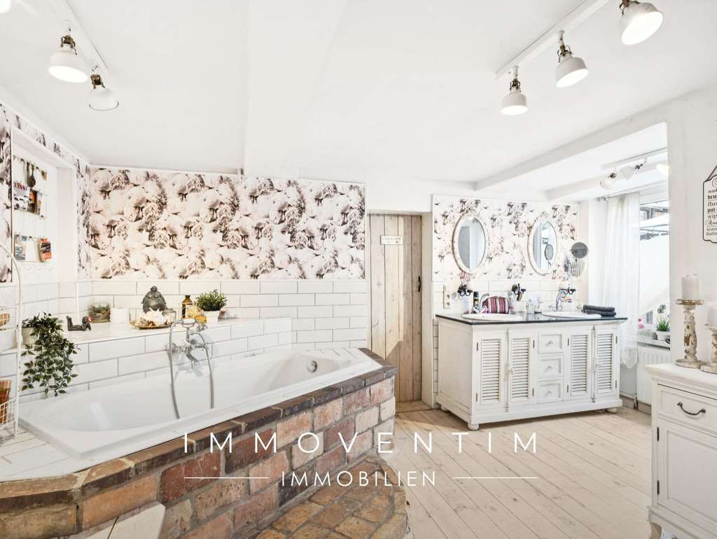 Immobilie in Tessin - Fachwerkhaus mit viel Platz und Gestaltungsspielraum – Wohnen für Individualisten in Tessin - Bild 0