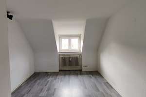 Wohnung 4 - Zimmer 1  70372 Stuttgart – WG-Zimmer im Dachgeschoss – Die vollständige Adresse der Immobilie erhältst du vom Anbieter., 70372 Kurpark, Stuttgart – Vorschaubild 2