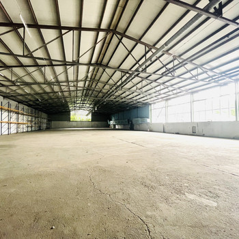 Geräumige Lagerhalle | ebenerdige Andienung | optimale Anbindung | Rolltore vorhanden