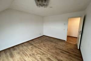 Gemütlichkeit garantiert - Großzügige 2 Zimmer Dachgeschosswohnung in Nähe des Phönixsees!