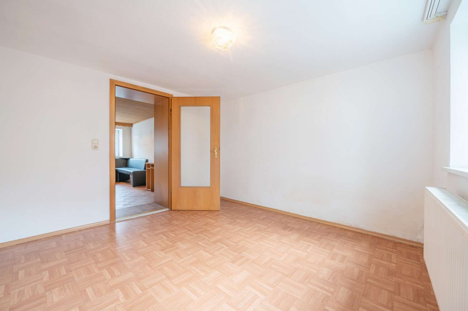 Immobilie in Pfarrkirchen - Großzügige Doppelhaushälfte mit Ausbaupotential und Werkstatt - Bild 8