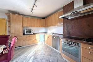 Wohnkomfort im Großformat: 6 Zimmer, Terrasse & 3 Garagen – Die vollständige Adresse der Immobilie erhältst du vom Anbieter., 47058 Duissern, Duisburg – Vorschaubild 2