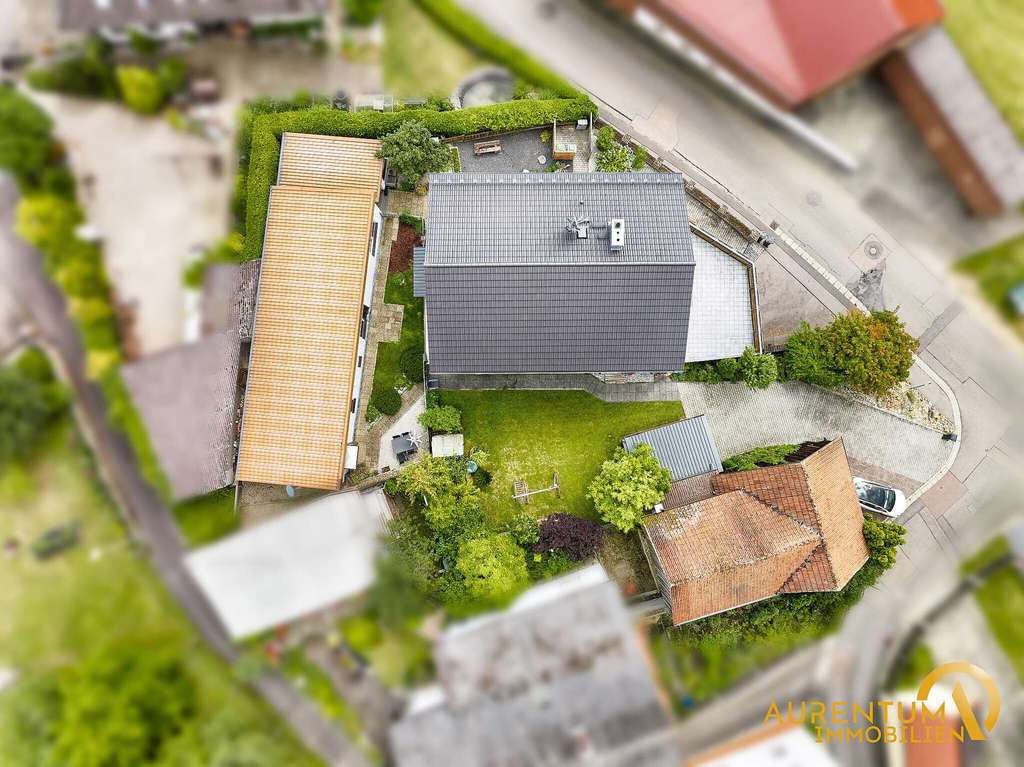 Immobilie in Schwandorf - Großzügiges Immobilienensemble in Schwandorf – Wohnen, Vermieten & Arbeiten auf einem Grundstück - Bild 3