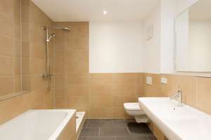 Elegante 4- Zimmer-Wohnung im Herzen von Wiesbaden! – Wagemannstrasse 32-36, 65183 Mitte, Wiesbaden – Vorschaubild 3