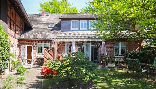 Bild von Celle- Wienhausen: Dreiparteien-Fachwerkhaus mit Stallungen und Garten!