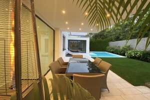 Moderne Doppelhaushälfte mit großem Garten, Pool und Doppelgarage – Die vollständige Adresse der Immobilie erhältst du vom Anbieter., 81477 Solln, München – Vorschaubild 3