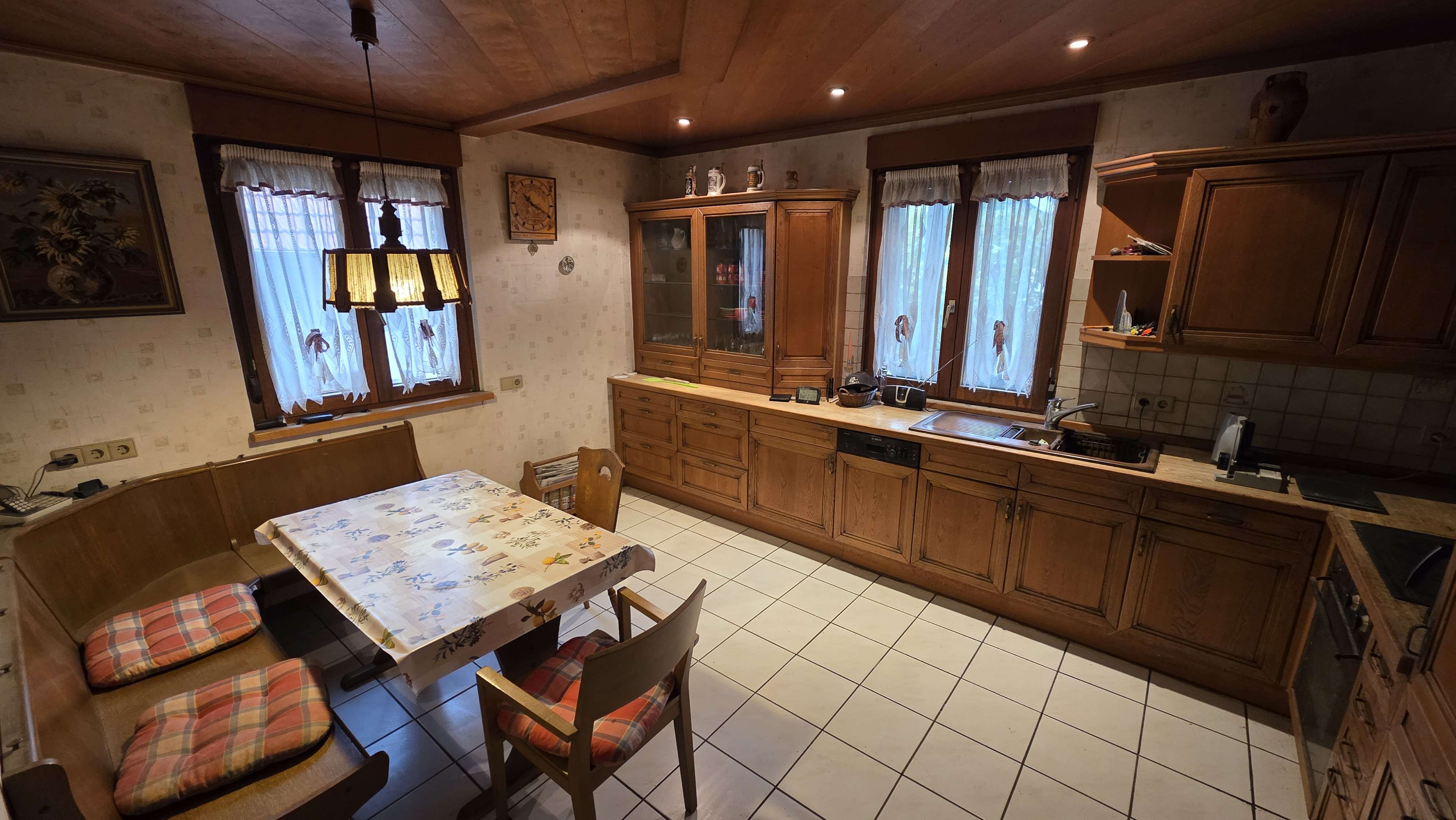 Immobilie in Keltern - Schönes Zweifamilienhaus zum  Eigennutz und als Kapitalanlage - Bild 3