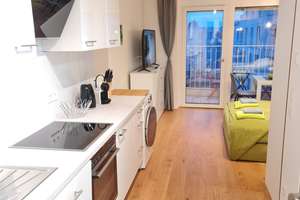 Zweitbezug 1 Zimmer voll möbliert mit EBK und Balkon 4. Stock an der Isar direkt. – Candidstrasse 21, 81543 Siebenbrunn, München – Vorschaubild 3