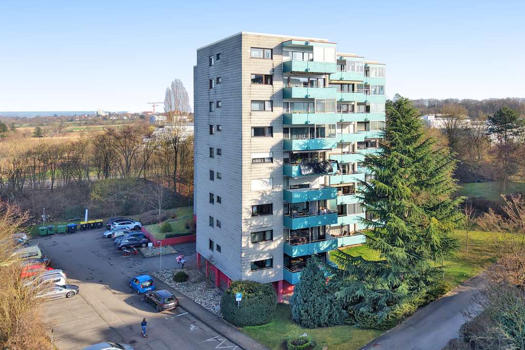 Immobilie in Asperg - Barrierefrei wohnen mit Aufzug, Balkon und Weitblick - Bild 0