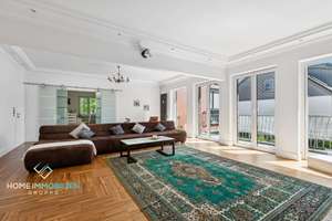 Betongold und Eichhörnchen! Edle Wohnung in Villa!