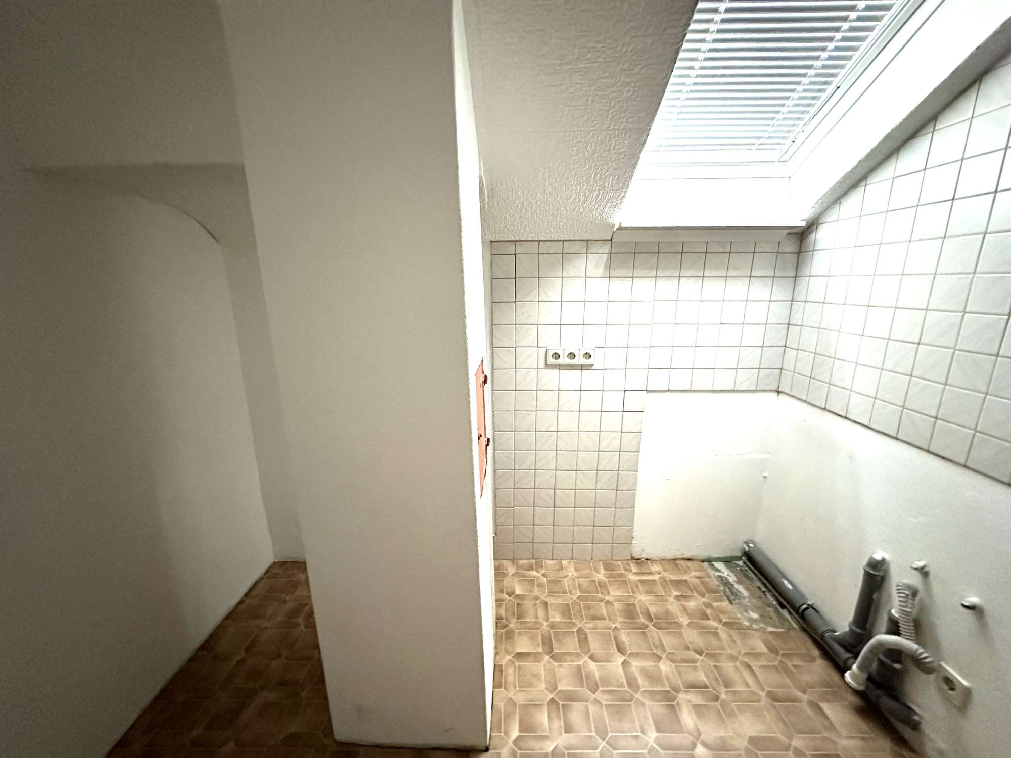 Immobilie in Esslingen am Neckar - 2-Zimmer-DG-Wohnung in Esslingen-Sulzgries - Bild 3