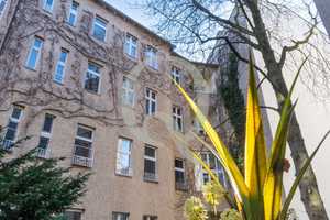 VIDEO: Altbaucharme nahe Ku´damm - Holzdielen, hohe Decken & Balkon – Berlin – Vorschaubild 13