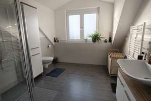 *NEU* ES BLEIBEN KEINE WÜNSCHE OFFEN ! SCHLAGEN SIE ZU ! OBERTRAUBLING – Kreuzhofstraße 17, 93083 Obertraubling – Vorschaubild 4